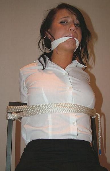 blindfolded amateur leash lets