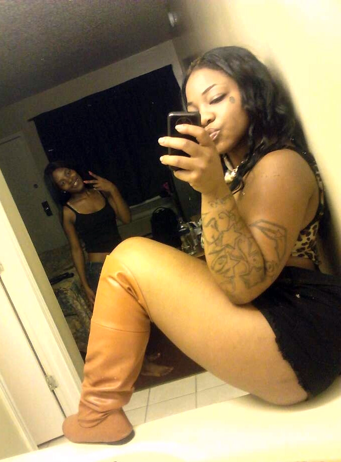 Amateur Naked Black Hair - Almost naked black women takes pictures in front... Image #4
