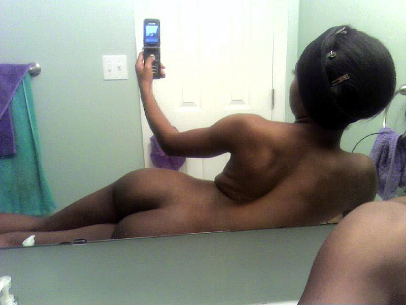 800px x 600px - Ebony teen in non-nude self-shot pictures. Image #5