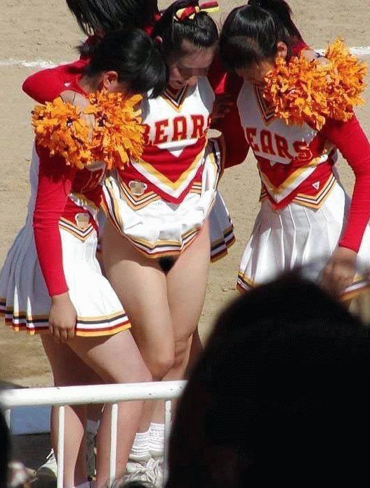 Cheerleader Sex Upskirt - College cheerleader at public.