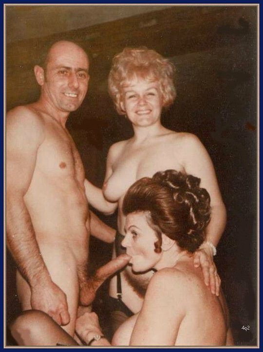 Retro amateur sex picture two swinger wives sucking big..