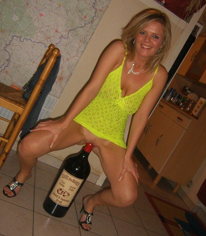 661px x 760px - Free amateur porn - hot wife riding a bottle