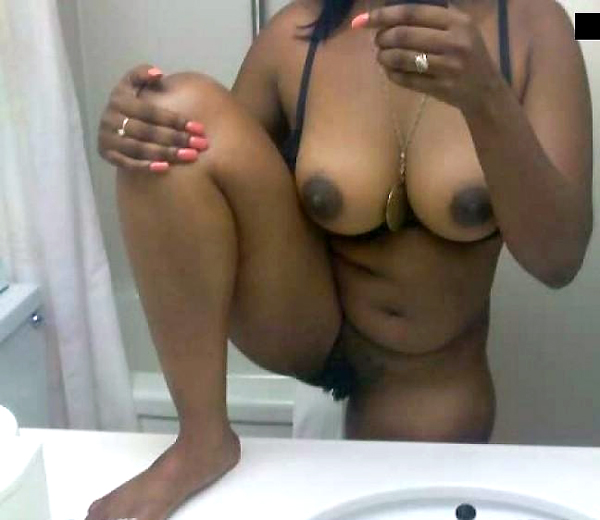 Ebony Nude Selfies